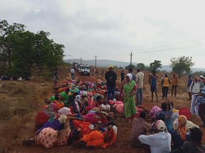 Women blocked the way of the police by sleeping on the streets, the anti-refinery movement in Barsu is likely to intensify | Rantagiri: रस्त्यावर झोपून महिलांनी अडवली पोलिसांची वाट, बारसूतील रिफायनरी विरोधी आंदोलन तीव्र होण्याची शक्यता