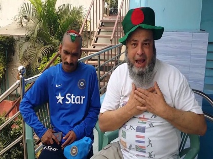 Asia Cup 2018: Pakistan's Chacha Chicago sponsors Indian superfan's sudhir Gautam UAE trip | Asia Cup 2018: दोस्तीसाठी काय पण... भारताचा 'सुपरफॅन' सुधीरचा खर्च करतोय पाकिस्तानचा 'चाचा'