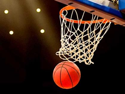 Kolhapur: K.S.A. VS Khandekar, Chhatrapati Shivaji High School betting in Sports Carnival Basketball tournament | कोल्हापूर : के.एस.ए. स्पोर्टस कार्निव्हल बास्केटबॉल स्पर्धेत वि.स.खांडेकर, छत्रपती शिवाजी हायस्कूलची बाजी