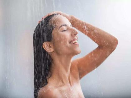 Ayurveda doctor explains what is the right time to bath according to ayurveda | सकाळी की रात्री? आंघोळ करण्याची योग्य वेळ कोणती, एक्सपर्टने सांगितला आयुर्वेदातील नियम