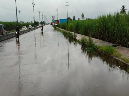 Flood water on Kasba Bawda-Shiye road in Kolhapur | कोल्हापुरात कसबा बावडा-शिये मार्गावर पुराचे पाणी