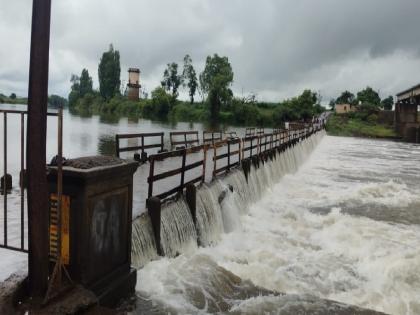 Rajaram bandhara in Kolhapur under water before monsoon, traffic disrupted | मान्सूनच्या आधीच कोल्हापुरातील राजाराम बंधारा पाण्याखाली, वाहतूक ठप्प; पाणीपातळी किती.. वाचा सविस्तर Rajaram bandhara in Kolhapur under water before monsoon, traffic disrupted | मान्सूनच्या आधीच कोल्हापुरातील राजाराम बंधारा पाण्याखाली, वाहतूक ठप्प; पाणीपातळी किती.. वाचा सविस्तर