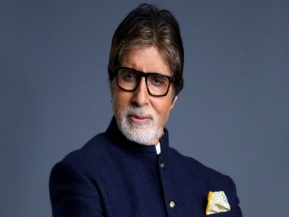 Amitabh Bachchan has given this guy a surprise, for the last 3 years | अमिताभ बच्चन यांनी या व्यक्तीला दिलं सरप्राइज, गेल्या ४७ वर्षांपासून आहे एकत्र