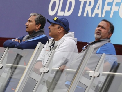 BCCI Lists Out 3 Compulsory Conditions For Team India’s Next Coach | भारतीय संघाच्या प्रशिक्षकपदासाठी बीसीसीआयने ठेवल्या 'या' तीन अटी 
