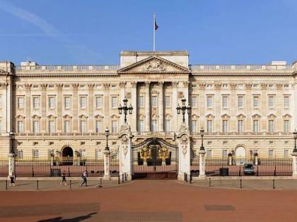 'Change of Guard' in Mumbai on the grounds of Buckingham Palace | बकिंगहॅम पॅलेसच्या धर्तीवर मुंबईत ‘चेंज ऑफ गार्ड’