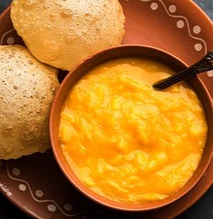Are Mangoes Making You Sick : आमरसावर ताव मारल्यावर किंवा भरपूर आंबे खाल्ल्यावर 1 चूक अजिबात करू नका, पोट बिघडेल-पस्तावाल