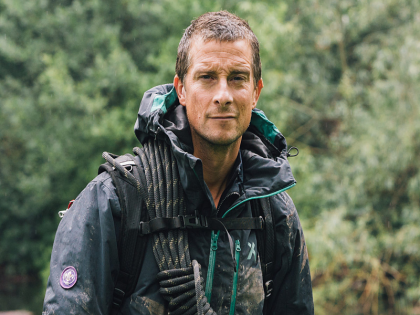 Bear Grylls; Man Vs Wild Fame Bear Grylls Regrets Killing Too Many Animals For Shows | मॅनvsवाईल्ड फेम बेअर ग्रिल्सला होतोय पश्चाताप, यापुढे प्राण्यांना न मारण्याचा घेतला निर्णय