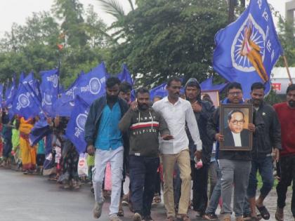 Meeting in Mumbai on Bedg issue in Sangli, Long March to continue | सांगलीतील बेडगच्या प्रश्नावर मुंबईत बैठक, बौद्ध समाजातील ग्रामस्थांचा गाव सोडून मुंबईच्या दिशेने लाँग मार्च