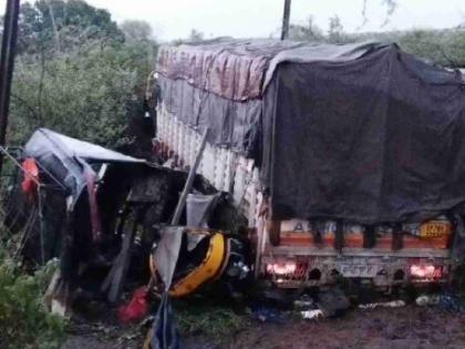 Four vehicles collided on the bypass; Two killed, five injured, incident on Beed Bypass | भीषण! चार वाहने एकमेकांवर धडकली; दोन जण मृत्यूमुखी, पाच जखमी, बीड बायपासवरील घटना