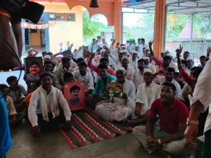 beed lok sabha election people of this village are upset with the defeat of Pankaja Munde | पंकजा मुंडेंचा पराभव जिव्हारी लागला; या गावात चार दिवसांपासून चुलच पेटली नाही !