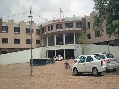 Sudden resignation of Beed District Disaster Management Officer; A leave was requested 2 days ago | बीड जिल्हा आपत्ती व्यवस्थापन अधिकाऱ्याचा अचानक राजीनामा; २ दिवसांपूर्वी मागितली होती सुट्टी