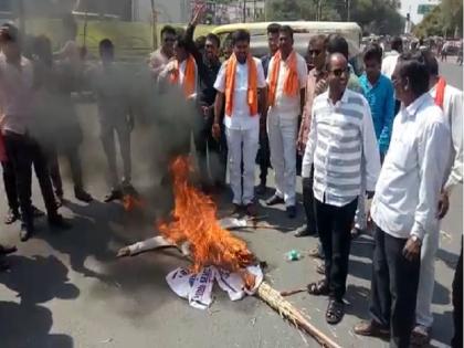 Shivasainiks warns Ajit Pawar of burning with cars if he enters in Beed | बीडमध्ये शिवसैनिकांचा अजित पवार यांना वाहनांसह जाळण्याचा इशारा