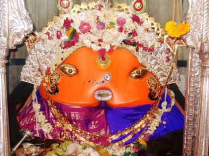 the Navratri festival of Goddess Yogeshwari started, a big crowd for devotees after desegregation | योगेश्वरी देवीच्या नवरात्र महोत्सवास प्रारंभ, घटस्थापनेनंतर भाविकांची दर्शनासाठी मोठी गर्दी