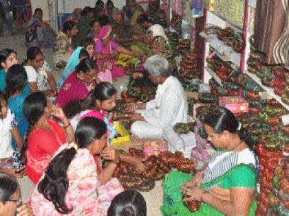 In the district of Beed this year, retail market cheap 'Sankranta' | बीड जिल्ह्यात यंदा स्वस्ताईची ‘संक्रांत’