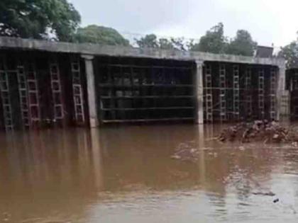 Water level of Malaprabha river rises, Belgaum Chorla state highway closed | मलप्रभा नदीच्या पाणी पातळीत वाढ, बेळगाव-चोर्ला राज्य महामार्ग बंद; प्रवाशांची गैरसोय Water level of Malaprabha river rises, Belgaum Chorla state highway closed | मलप्रभा नदीच्या पाणी पातळीत वाढ, बेळगाव-चोर्ला राज्य महामार्ग बंद; प्रवाशांची गैरसोय