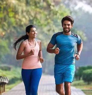 वेटलॉससाठी पिरॅमिड वॉकिंंग करण्याचा जबरदस्त ट्रेण्ड- हे कसं करायचं आणि त्याचे काय फायदे?