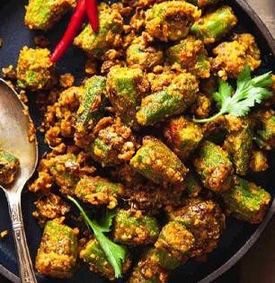 भेंडीची भाजी चिकट - गिळगिळी होते? ‘ही’ भन्नाट ट्रिक वापरा, बेसन भेंडी होईल जबरदस्त चविष्ट!