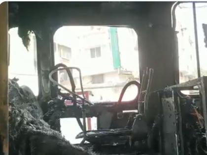 BEST Bus caught fire in Mumbai, passengers escaped with children | मुंबईत बेस्टच्या बसला भीषण आग, बालंबाल बचावले प्रवासी 