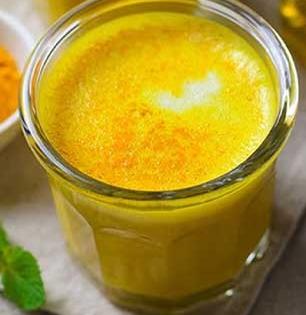 हिवाळ्यात फक्त दूध हळद नको, तर दुधात मिसळा ‘हे’ २ थेंब - जुनाट कफ आणि सर्दीखोकल्यावर घरगुती उपाय...