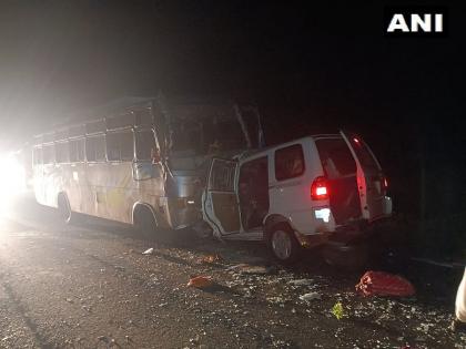 11 people died in a bus accident which collided with a car near Jhallar police station in  Betul, Madhya Pradesh | मध्य प्रदेशात बस आणि कारचा भीषण अपघात; ११ जणांचा मृत्यू