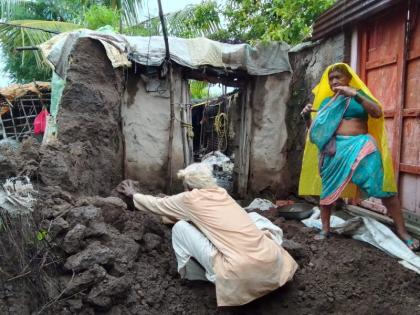 Heavy rains in Washim district destroyed 555 houses, killed 139 cattle | वाशिम जिल्ह्यात अतिवृष्टीने ५५५ घरांची पडझड, १३९ गुरेही दगावली; मदत केव्हा ?