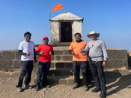 Salher to Pargad campaign to create awareness about fort conservation A 700 km walk |  दुर्गसंवर्धनाविषयी जनजागृतीसाठी साल्हेर ते पारगड मोहीम; ७०० किलोमीटरची पदभ्रमंती  