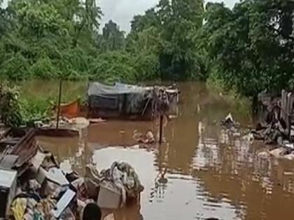 Flooding in Kudal's Bhangsal river, residents evacuated | Sindhudurg: संततधारेने कुडाळच्या भंगसाळ नदीला पूर, नागरिकांचे स्थलांतर Flooding in Kudal's Bhangsal river, residents evacuated | Sindhudurg: संततधारेने कुडाळच्या भंगसाळ नदीला पूर, नागरिकांचे स्थलांतर