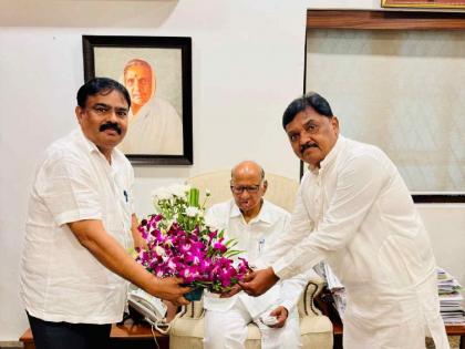 Bhagwan Bhalerao visited to Sharad Pawar after Pappu Kalani Visit ahead of Maharashtra Assembly Election 2024 | कलानीना शह देण्यासाठी भगवान भालेराव यांची शरद पवार भेट, उलटसुलट चर्चेला उधाण