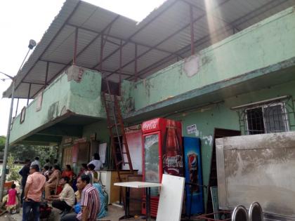 Bharinder's master bar at world ST's building; Irresponsibility of municipal officials | भार्इंदरच्या गुरु बारचा संसार एसटीच्या इमारतीत; पालिका अधिकाऱ्यांचा बेजबाबदारपणा