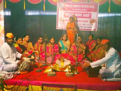 Mangarulipir's men's Bhajani Mandal at the state level | मंगरुळपीरचे पुरुष भजनी मंडळ राज्यस्तरावर 