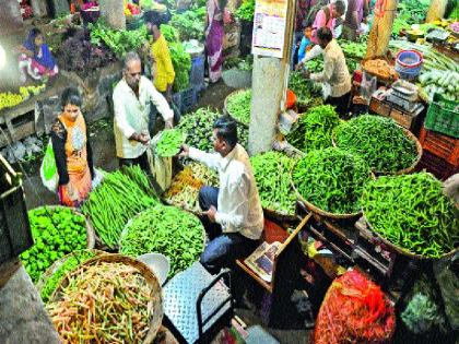  Expectations of vegetable prices due to lack of demand | मागणीअभावी भाज्यांचे दर स्थिर, श्रावणानिमित्त मागणी वाढण्याची विक्रेत्यांना अपेक्षा