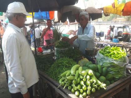 Vegetable prices have increased due to the inward drop | आवक घटल्याने भाजीपाला दरात झाली मोठी वाढ