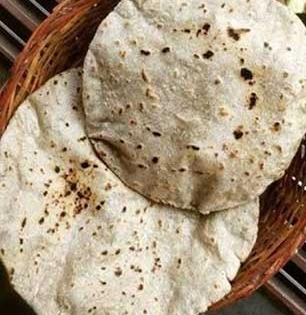 रोजच्या आहारात भाकरी हवीच, गावरान जेवण देते ताकद - ठेवते फिट, रोज खा भाजीभाकरी!!