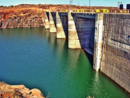 The plight of the peasants in the village; Despite three dams in the taluka, there is a constant struggle for water | खेडमधील शेतकऱ्यांची व्यथा; तालुक्यात तीन धरणे असूनही पाण्यासाठी कायमच संघर्ष