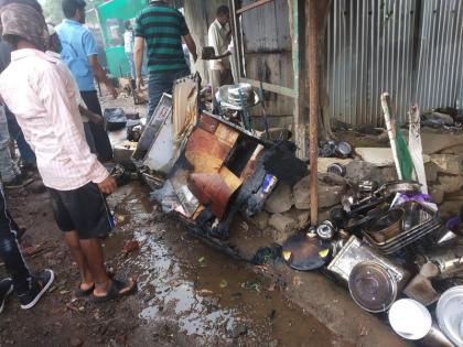 Bhandard-yata pot shop khak; The fire started due to short circuit | भंडारद-यात भांड्याचे दुकान खाक; शॉर्टसर्किटने लागली आग