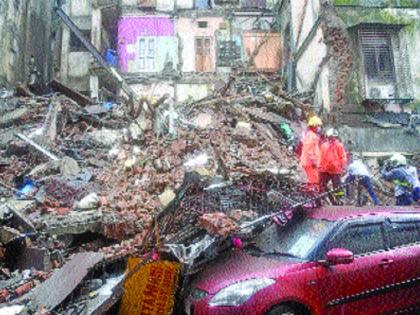 On the issue of safety of dangerous buildings in Mumbai, three hundred people have been killed in seven years | मुंबईतील धोकादायक इमारतींच्या सुरक्षेचा प्रश्न ऐरणीवर, सात वर्षांत तीनशे लोकांचा बळी