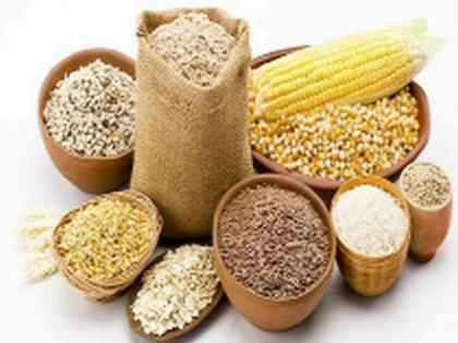 Four centers for grain procurement in the district | धान्य खरेदीसाठी जिल्ह्यात चार केंद्र