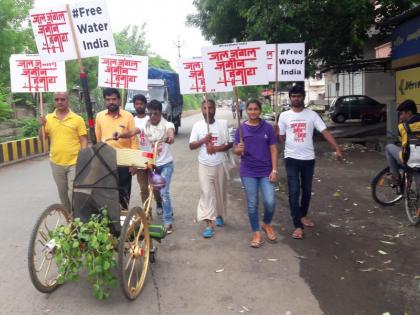 Bhartiya Delimanti of Film Director for 'Free Water India Mission' | ‘फ्री वॉटर इंडिया मिशन’साठी चित्रपट सहदिग्दर्शकाची भारत भ्रमंती