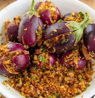 झणझणीत-चमचमीत भरली वांगी करण्याच्या ३ रेसिपी, पारंपरिक वांग्याचा रस्सा खा-थंडीची खास मेजवान