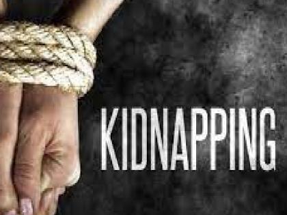 kidnapping of a girl by breaking into a house, Incident at Bhatye in Ratnagiri | घरात घुसून मुलीचे अपहरण, रत्नागिरीतील भाट्ये येथील धक्कादायक घटना 