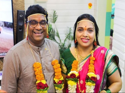 bhau kadam wedding pictures viral on social media | भाऊ कदम यांच्या लग्नाचा फोटो सोशल मीडियावर झालाय व्हायरल, दिसतायेत खूपच वेगळे