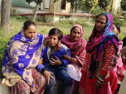 man dies falling from roof sons says doctor did not attend and no treatment in civil hospital | "रुग्णवाहिकेत तासभर पडून होते वडील, रुग्णालयात कोणीच उपचार केला नाही, झाला मृत्यू"