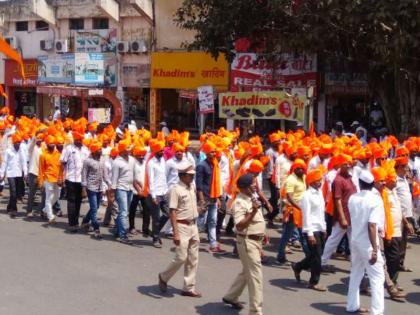 Social Opportunity for Sambhaji Bhide, Solapur in front of Police, Better Security of Police | संभाजी भिडे यांच्या सन्मानार्थ सोलापूरात मोर्चा, पोलीसांचा चोख बंदोबस्त