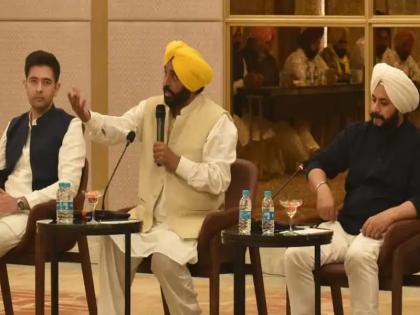 Bhagwant Mann's claim to form a government; Meeting with the Governor of Punjab | भगवंत मान यांचा सरकार स्थापन करण्यासाठी दावा; पंजाबच्या राज्यपालांची घेतली भेट