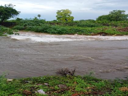 Pimpalgaon Malvi, Bhingar was hit by this rain | पिंपळगाव माळवी, भिंगारला पावसाने झोडपले