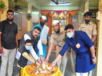 Immersion of Mana Ganapati in Bhingar by Superintendent of Police Akhilesh Kumar Singh | भिंगारमधील मानाच्या गणपतीचे पोलीस अधीक्षक अखिलेशकुमार सिंह यांच्या हस्ते विसर्जन