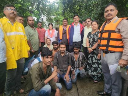 9 workers trapped in a godown in Bhiwandi rescued safely | भिवंडीत गोदामात अडकून पडलेल्या ९ कामगारांची सुखरूप सुटका