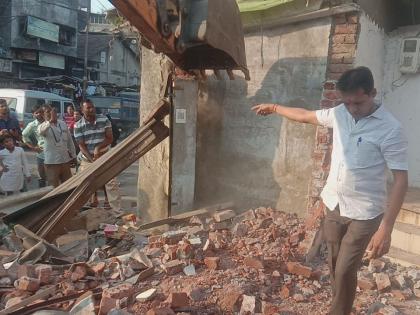 Municipality action on encroachments in Bhiwandi | भिवंडीतील अतिक्रमणांवर मनपाची कारवाई