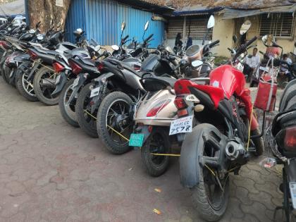 Bhiwandi taluka police action on hookah parlour 31 two-wheeler seized | भिवंडीत तालुका पोलिसांची हुक्का पार्लरवर कारवाई; ३१ दुचाकी जप्त