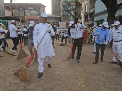 swacchata abhiyanlaunched in the presence of Union Minister Kapil Patil | केंद्रीय मंत्री कपिल पाटील यांच्या उपस्थितीत स्वच्छता अभियानाचा शुभारंभ